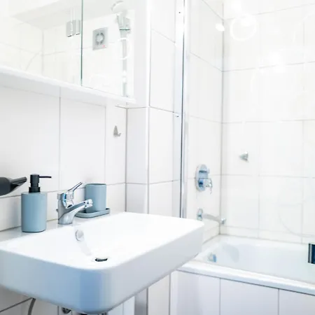 Apartment #621 Grosse & Geraeumige Mit Netflix Und Amazon Prime