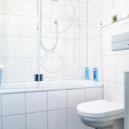 #621 Grosse & Geraeumige Mit Netflix Und Amazon Prime Apartment *